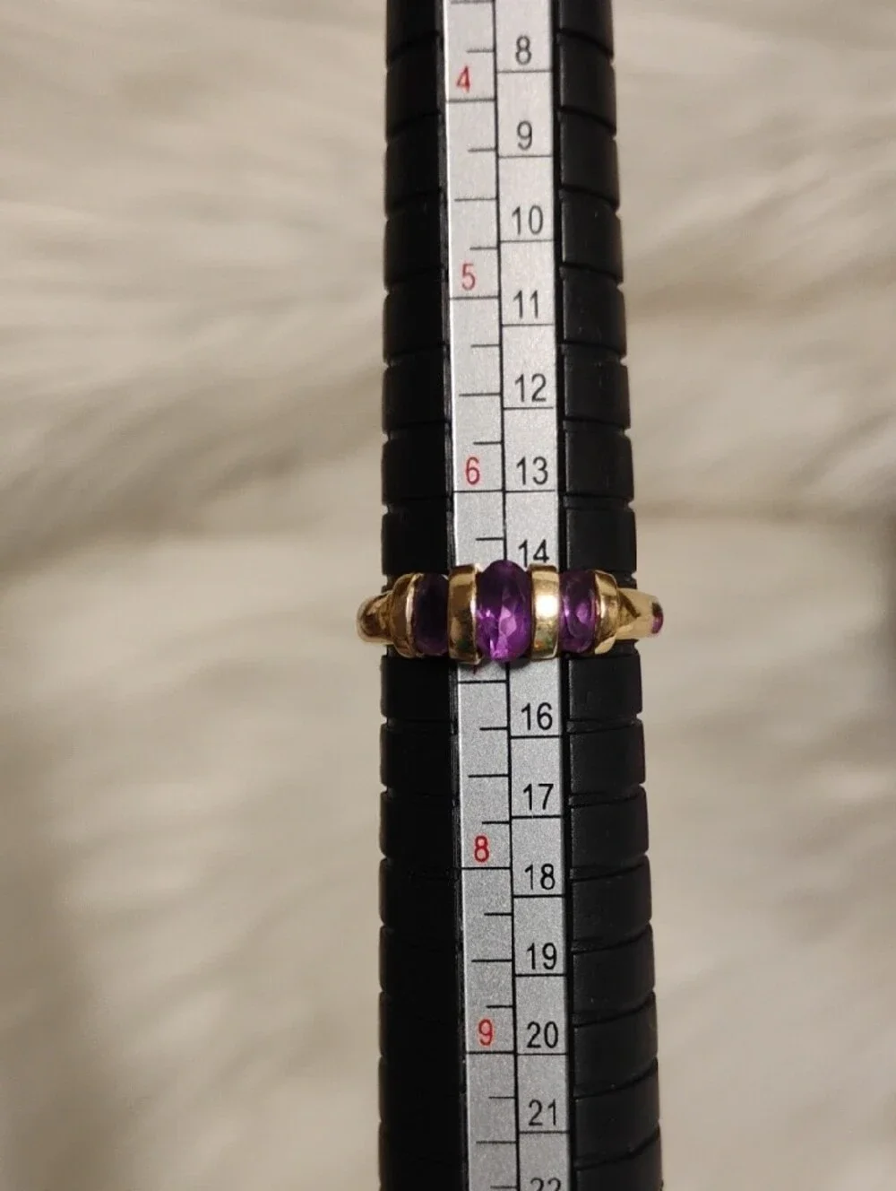 10k Solid Gold Band Ring W Purple Amethyst Trio Sz.6.75